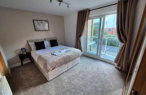 Colchester Apartment | Contractors l FreeParking l Station l Students