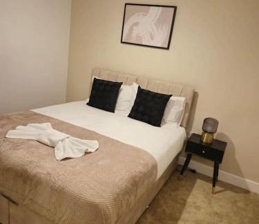 Colchester Apartment | Contractors l FreeParking l Station l Students