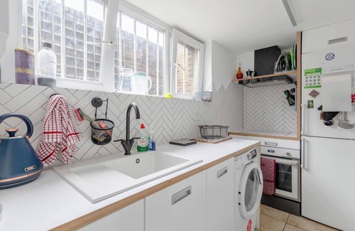 Dalston Apartment | Convenient 1 Bedroom Apartment in Dalston