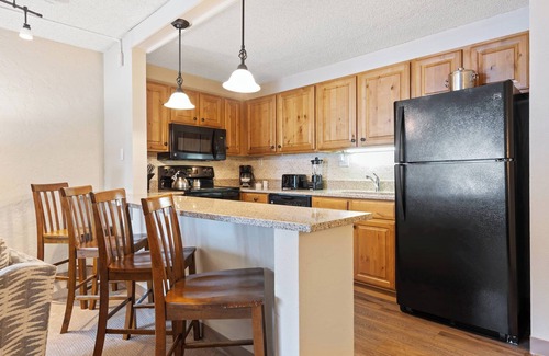 Vail Condo | Convenient 1-bedroom condo with AC, WiFi in enchanting Vail. Beautiful Unit 416
