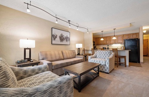 Vail Condo | Convenient 1-bedroom condo with AC, WiFi in enchanting Vail. Beautiful Unit 416