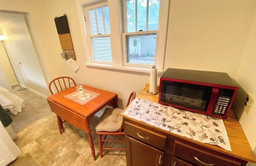 Traverse City House | Convenient 2 Bedroom Home in Traverse City