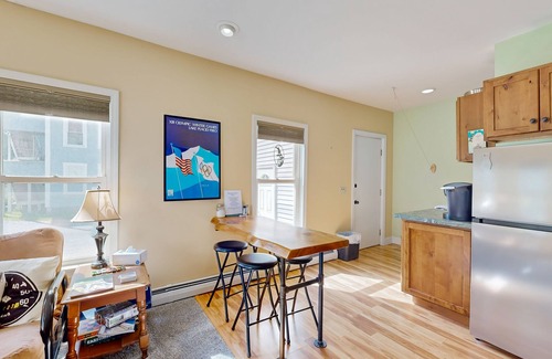 Proctorsville Condo | Convenient 3BR condo, close to Okemo, wifi, TV, village dining & walking