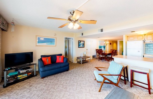 North Ocean City Condo | Convenient beachfront condo with balcony & views