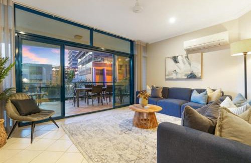 Darwin City Centre Apartment | Convenient CBD Location with Pool Gym & walk to shops