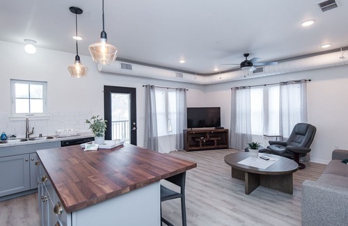 Northrup Condo | Convenient & Clean, 2 Bedroom/2 Bathroom, 7 Blocks to Mayo Clinic