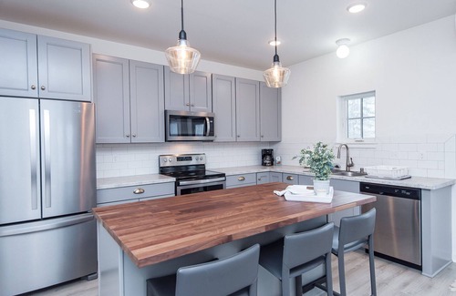Northrup Condo | Convenient & Clean, 2 Bedroom/2 Bathroom, 7 Blocks to Mayo Clinic