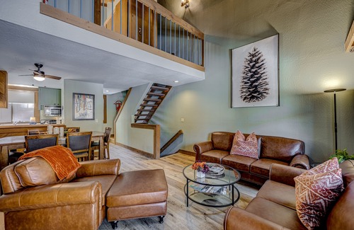 Truckee Condo | Convenient & comfortable dog-friendly condo w/Northstar Rec Center access