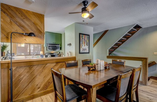Truckee Condo | Convenient & comfortable dog-friendly condo w/Northstar Rec Center access