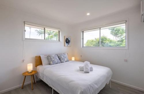 Robertson House | Convenient Comfort 4BR near Malls and Transport
