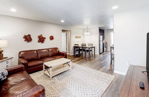 Branson Condo | Convenient Condo in Great Location w/Shared Pool, Private W/D, Free WiFi, Cable