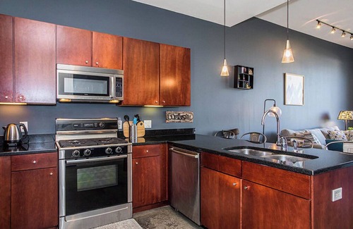 Zilker Condo | Convenient Condo Near Zilker & Barton Springs!