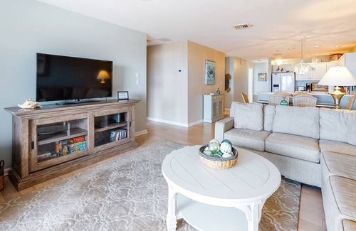 Heron Harbour Isle Condo | Convenient Condo w/Private Balcony, Water Views & Shared Pools