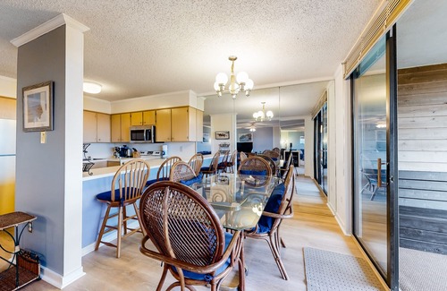 North Ocean City Condo | Convenient condo with outdoor pool, WiFi & private washer/dryer