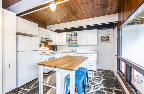 Weekapaug House | Convenient Cottage Steps From Tennis And Beach
