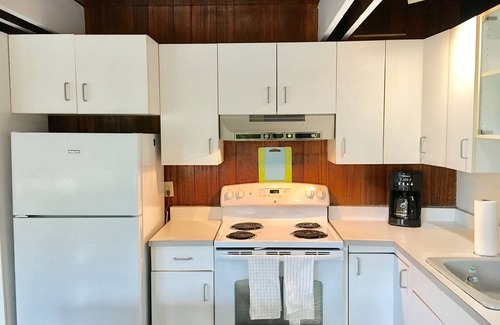 Weekapaug House | Convenient Cottage Steps From Tennis And Beach