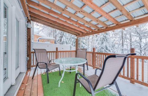 Fairbanks Apartment | Convenient & cozy 4-br T/H; heated 2 car garage!