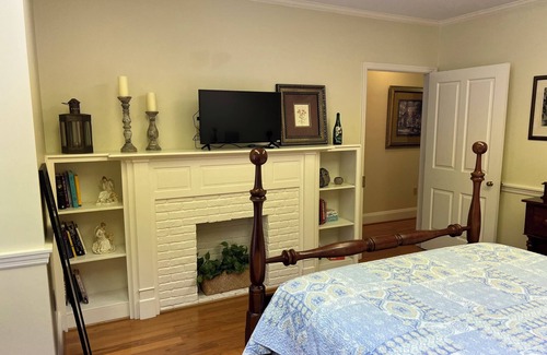 Abingdon Apartment | Convenient Downtown Location!
