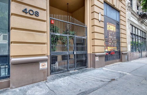 Historic Core Apartment | Convenient DTLA w/Gym, close to Grand Central Market, by Blueground
