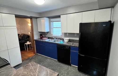 Windsor House | Convenient Family Home in Remington Park