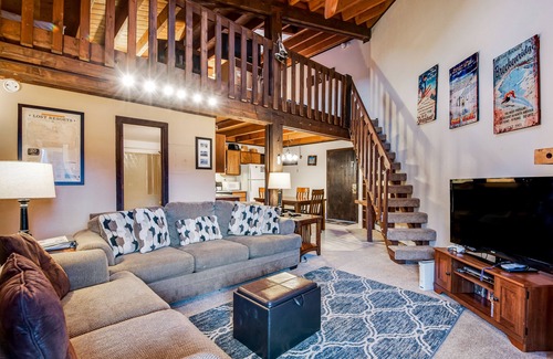 Wildernest Condo | Convenient, family-friendly condo with mountain views, onsite pool/hot tubs