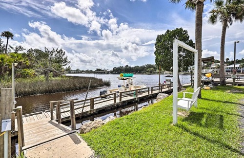 Steinhatchee House | Convenient FL Escape Unit 15 in Community!