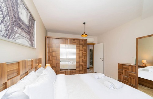 Konyaalti Apartment | Convenient Flat with Balcony in Konyaalti