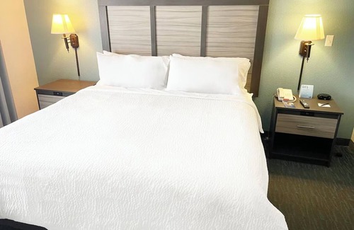 West Kissimmee House | Convenient Getaway with Pool, Gym & Quick Drive to Orlando Fun, 2 Units