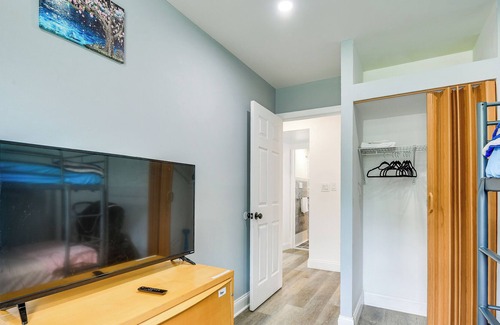 Glenarden House | Convenient Glenarden Home - 3 Mi to FedEx Field!