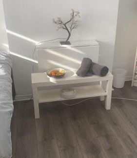 Larkhall House | Convenient Home-stay