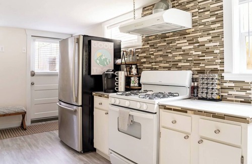 West Queen Anne Apartment | Convenient location! The Urban Oasis