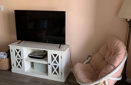 Midtown Ocean City Condo | Convenient oceanside condo close to the beach and with private balcony
