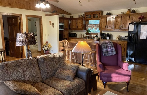 Franklin House | Convenient/Restful Mountain Get-away