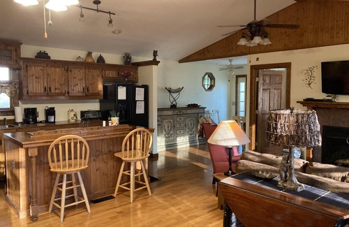 Franklin House | Convenient/Restful Mountain Get-away