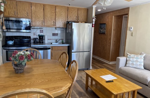 Snowshoe Condo | Convenient Slopeside/Village 2 Bedroom in Mountain Lodge