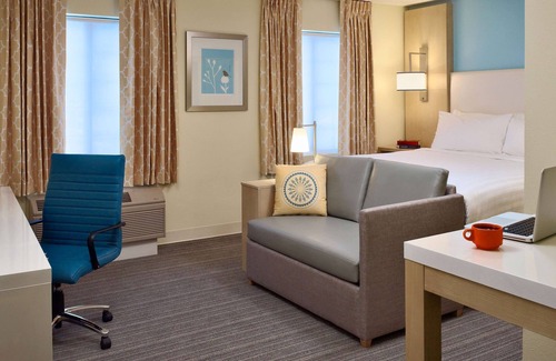 The Galleria Hotel | Convenient Stay! Kitchen, FREE Parking, Close to Houston Zoo!