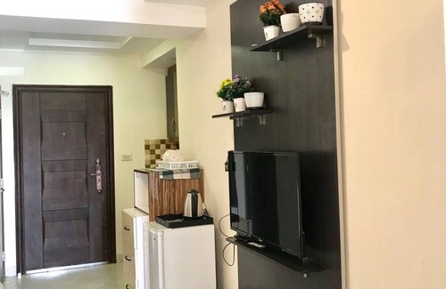 Al Swaifyeh Apartment | Convenient studio 13 mins to downtown - few steps to great food, cafes, shops
