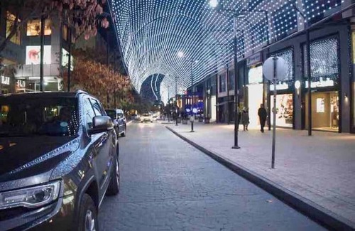 Al Swaifyeh Apartment | Convenient studio 13 mins to downtown - few steps to great food, cafes, shops