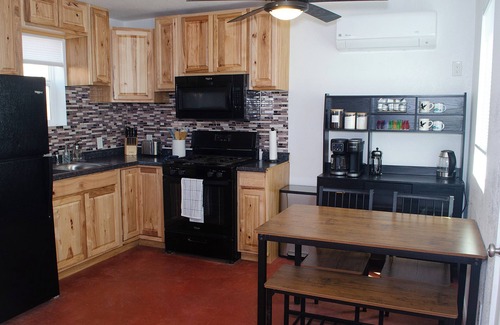 Santa Fe House | Convenient to the Plaza and Railyard in a quiet neighborhood. Pet Friendly!