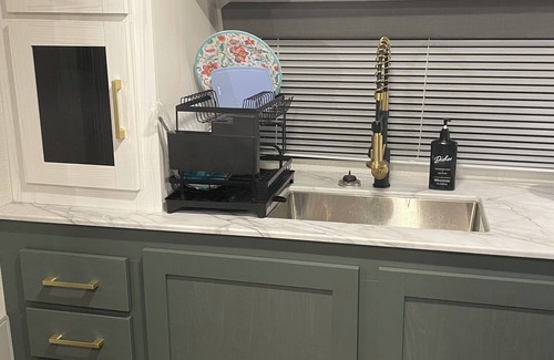 Taylorville House | Convenient to UA and Mercedes