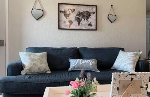 Lahoma House | Convenient to Wind Farms, Wedding Venue, Hunting, Large Yard-Pet Friendly!