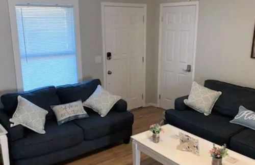 Lahoma House | Convenient to Wind Farms, Wedding Venue, Hunting, Large Yard-Pet Friendly!