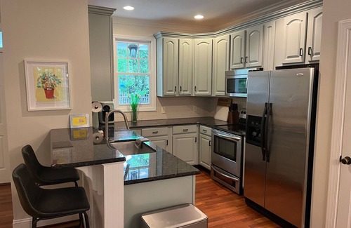 Carrboro House | Convenient well appointed home near downtown Carrboro and farmers market
