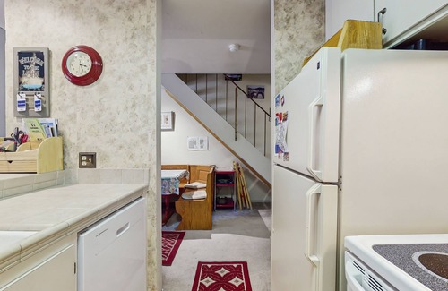 Incline Village Condo | Conveniently located condo with loft, fully stocked kitchen, balcony, wifi & TV