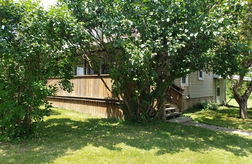 Bristolville House | Conveniently located 2 bedroom home only minutes from hiking and state park fun!