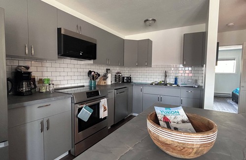 Whitehorse House | Conveniently located home perfect for a family or working professionals.