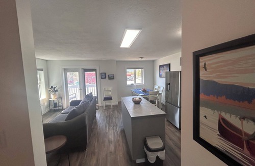 Whitehorse House | Conveniently located home perfect for a family or working professionals.
