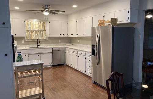 Alcoa House | Conveniently located to Knoxville Airport, Great Smoky Mountains, Univ. TN