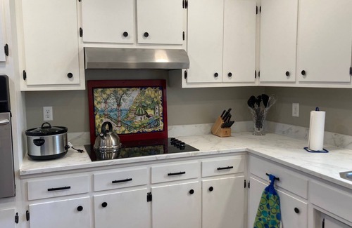 Alcoa House | Conveniently located to Knoxville Airport, Great Smoky Mountains, Univ. TN