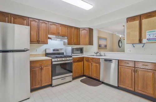 Franconia House | Conveniently Located Alexandria Townhouse